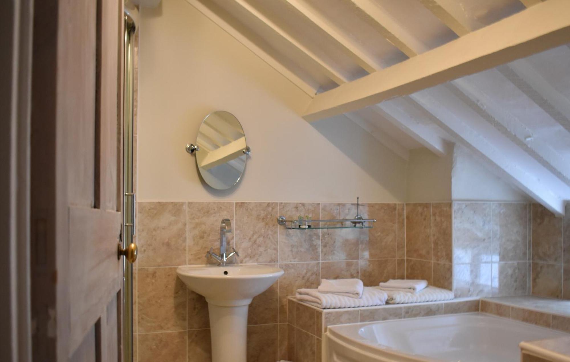 Davenford Cotswold Gardens Bed & Breakfast Stow-on-the-Wold Exterior photo